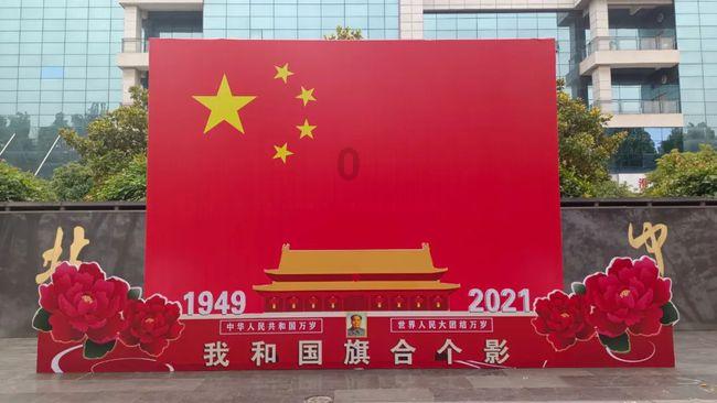 尺度这么大，台词这么露骨，女主还是女神，这剧能过审也是奇了